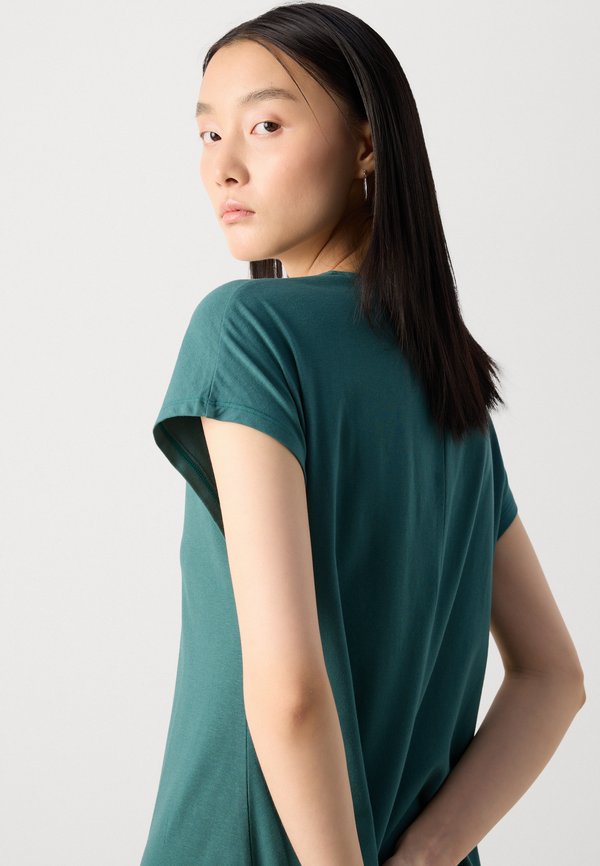 DRESS V NECK - Jersey dress - summer pine2