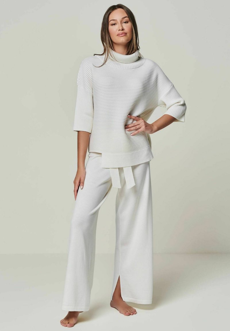 YOU LOOK PERFECT SET - Pyjamas - bonewhite