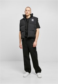 Karl Kani HERREN KM OG PUFFER  BLACK - Liemenė - black