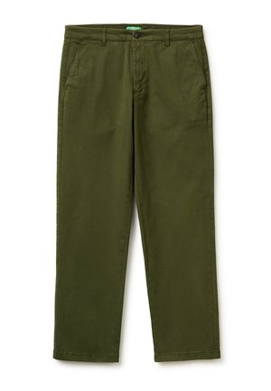 Pantalon olive à jambes droites avec passants de ceinture, fermeture à boutons et zip à l'avant, et poches latérales, posé à plat sur un fond blanc.