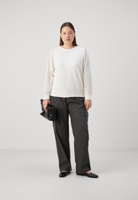 ONLY Carmakoma CARDONNA MIX ONECK  - Mikina - cloud dancer