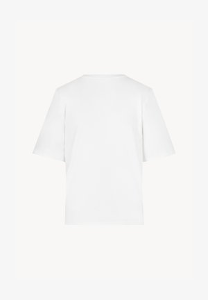 Prosty biały t-shirt z krótkim rękawem, widoczny od tyłu, z okrągłym dekoltem i prostym dołem.