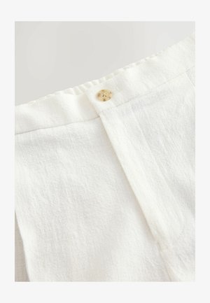 Next REGULAR FIT - Šortky - white