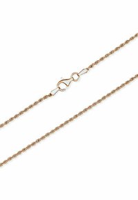 Guldtonet metal kæde med et snoet design, udstyret med en karabinlås. Glat tekstur med en shiny finish.