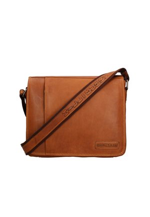 Borsa a tracolla in pelle marrone con una finitura liscia, tracolla regolabile e dettaglio logo impresso. Dotata di chiusura a pattina e più tasche.