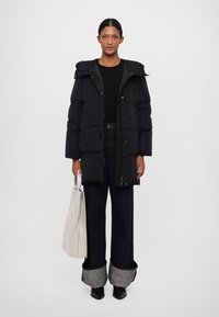 WEEKEND MaxMara NEWBEMBO - Πουπουλένιο μπουφάν - nero