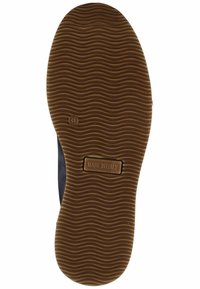 Suola di scarpa in gomma con texture ondulata, colore marrone in contrasto, timbrata "FABBRICATO IN ITALIA" e una marcatura della taglia (41) sulla superficie.