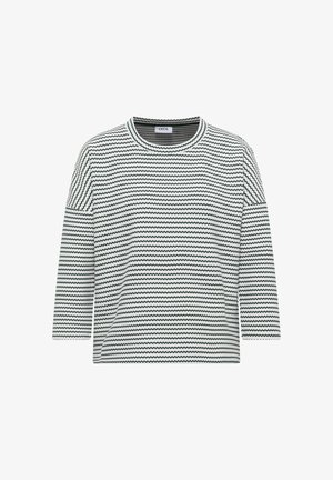 Langärmliger, weißer Strickpullover mit dunkelgrünen horizontalen Zickzackstreifen und rundem Halsausschnitt.