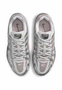 Nike Sportswear - Sneakersy niskie