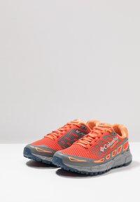 Columbia Běžecké boty do terénu - orange