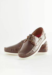Next CLASSIC STANDARD - Båtsko - chestnut brown