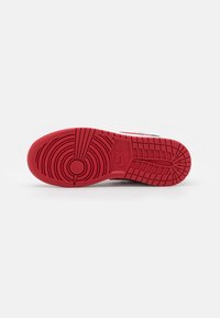 Jordan AIR JORDAN 1 UNISEX - Sapatilhas - white/gym red/black
