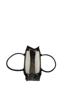 Borsa duffle nera con superficie testurizzata, chiusura con zip e due manici arrotondati. L'interno presenta una fodera grigio chiaro con un motivo di logo ripetuto.