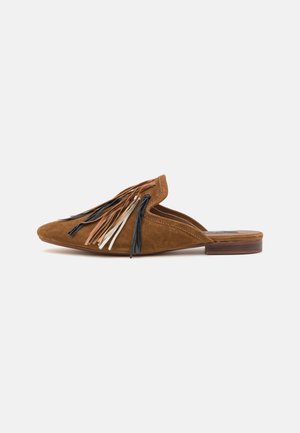 KARA URBAN - Mules - cognac brown