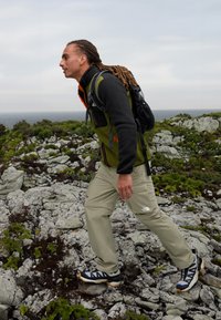 The North Face M YUMIORI FULL ZIP - Fliisjakk - forest olive/black/orange