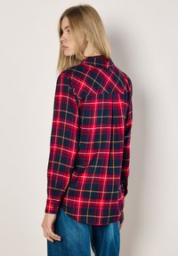 Apricot Overhemdblouse - red