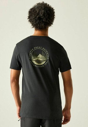 Regatta, REGATTA BREEZED SHORT SLEEVED GRAPHIC T-SHIRT SHORT SLEEVED T-SHIRTS - Camiseta estampada - ash