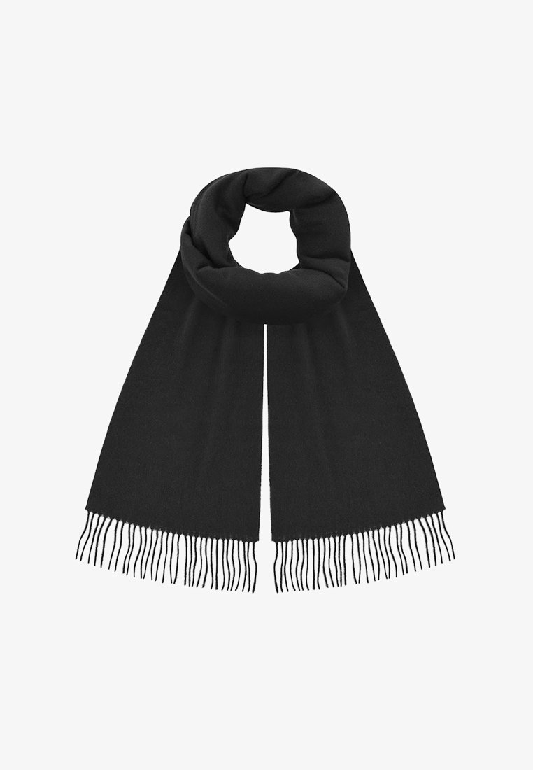 Czarny szalik wykonany z miękkiego materiału, charakteryzujący się pętelkowym wzorem z długimi, cienkimi frędzlami na końcach. Prosty, jednolity kolor bez wzorów.