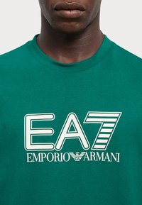 EA7 Emporio Armani T-Shirt print - evergreen