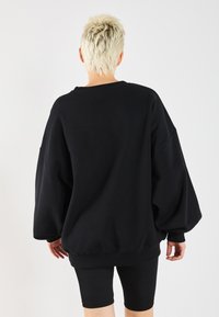 YOURTURN OVERSIZE BASIC CREWNECK UNISEX - Felpa - true black