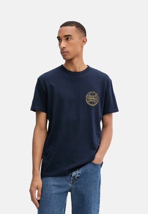 REG BBALL TEE EXT - Camiseta estampada - dark night navy