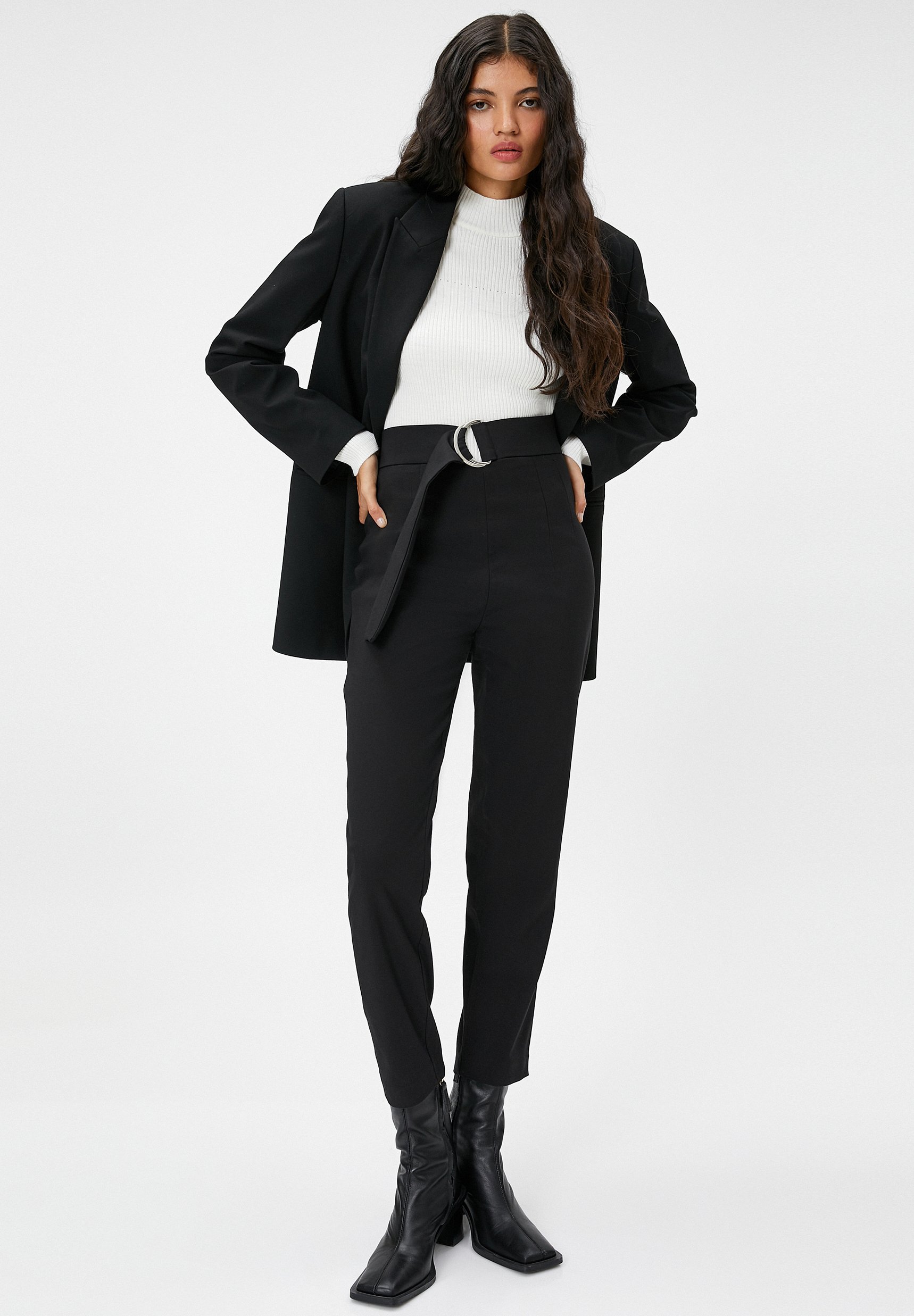Koton Pantalone Donna A Vita Media Con Dettaglio Cerniera, Gamba Dritta, Colore Navy (blu Scuro). Realizzato In Morbido Cotone E Poliestere, Moderno E Lavabile In Lavatrice. - 4