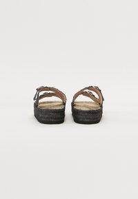 Thumbnail Image 3