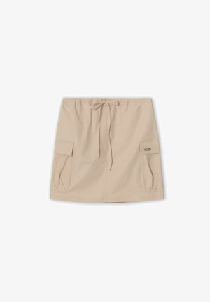 Résumé Minisukně - 704