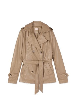 Beige trenchcoat van imitatieleer met ceintuur, dubbele rij knopen, brede revers, schouderepauletten en mouwboorden met knopen.