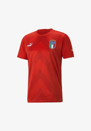 Maillot de sport rouge en matériau léger, présentant un motif en chevron, le logo PUMA et l'emblème de l'équipe nationale italienne.