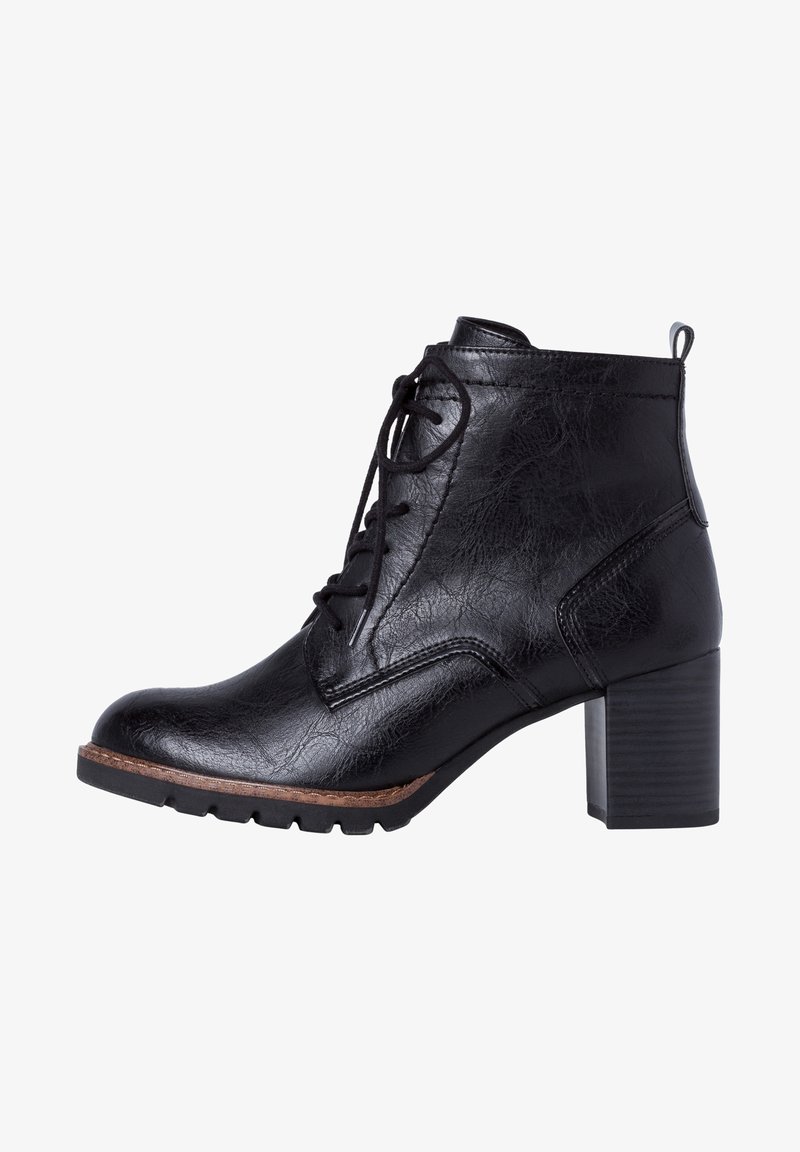 Bottine noire en cuir avec laçage sur le devant, talon bloc et semelle texturée, vue de profil sur fond blanc.