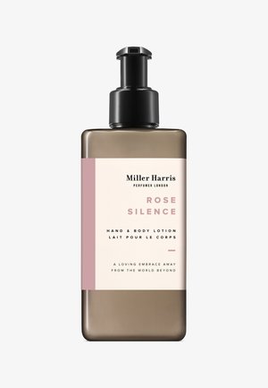 Braune Pumpspenderflasche mit Miller Harris Rose Silence Hand- und Körperlotion, mit rosa-cremfarbenem Etikett.