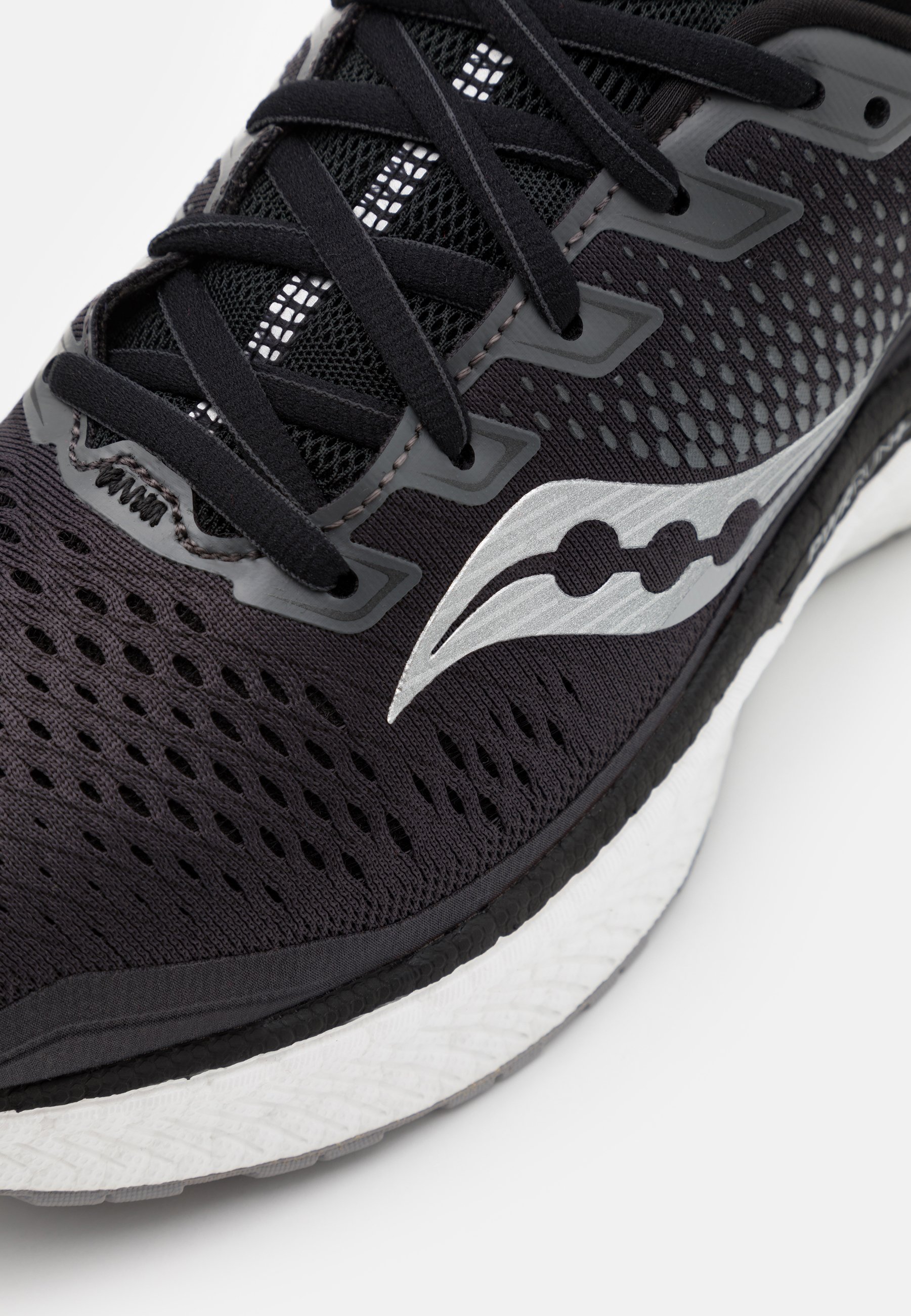 drop saucony triumph 18