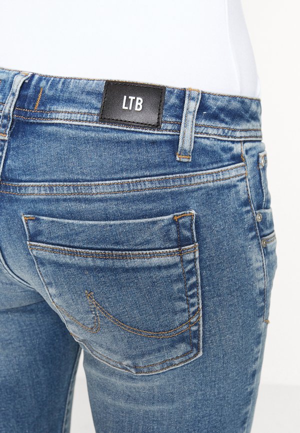 VALERIE - Bootcut jeans - alivia undamaged wash3