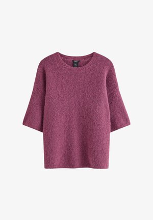 Kortærmet rundhalset sweater i tekstureret, blød bordeauxstrik. Har en afslappet pasform og er lavet af varmt, behageligt materiale.