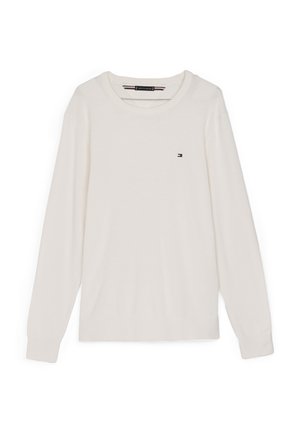 Hvid langærmet sweater lavet af blødt stof har en rund hals, ribbede manchetter og et lille logo på brystet. Glat tekstur hele vejen igennem.