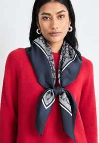 VINTAGE SIGNATURE  - Chusta