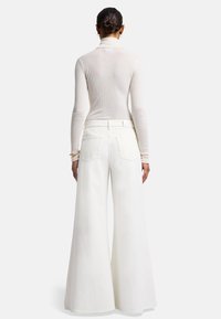 7 for all mankind WIDE  WILLOW  - Flared Jeans - white