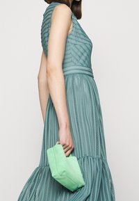 Swing Juhlamekko - green