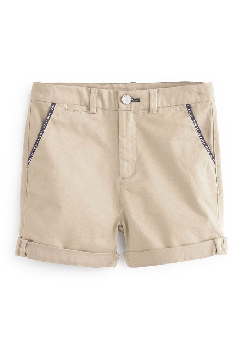 Pantaloni corti in cotone beige con risvolti, dotati di due tasche anteriori con accenti blu navy e chiusura con bottone metallico in vita.