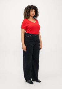 Calvin Klein Jeans CLASSIC SLIM V NECK TEE - Basic póló - candy apple