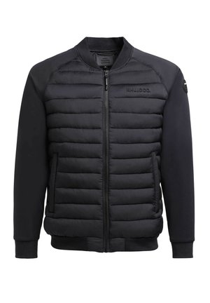 Chaqueta acolchada negra con parte superior de tejido liso, parte inferior acolchada texturizada, cierre de cremallera al frente, puños de canalé y detalle de logo en el hombro.