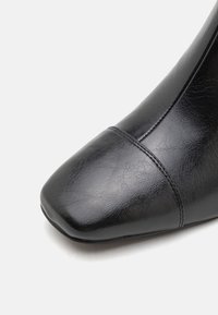 MAX&Co. Vysoká obuv - black