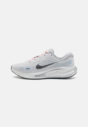 JOURNEY RUN - Scarpe da corsa su strada - photon dust/metallic pewter/cool grey/light smoke psychic blue silver