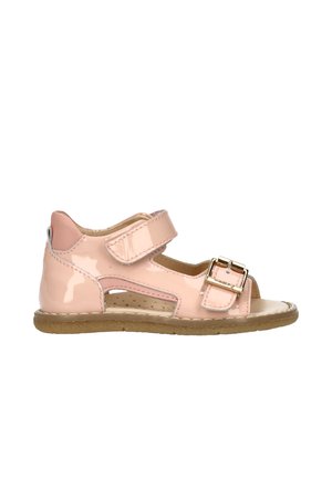 Sandalo rosa lucido per bambino piccolo con fibbia regolabile e cinturini in Velcro, punta aperta e suola marrone flessibile.