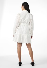 YAS YASHOLI BELT DRESS  - Skjortekjole - star white