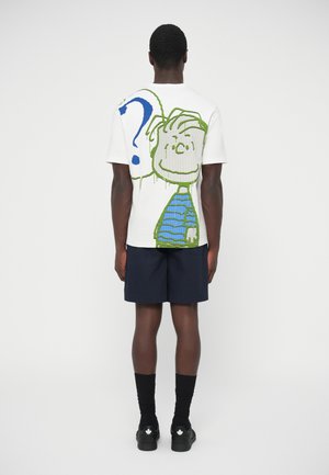 - T-shirt z nadrukiem