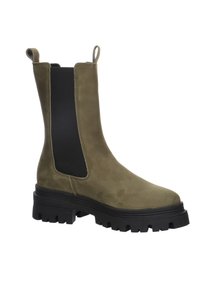 Oliivinvihreät mokkanahkaiset Chelsea-nilkkurit, joissa on elastiset sivupaneelit, vetotapit ja paksu musta kumipohja, joka tarjoaa pitoa.