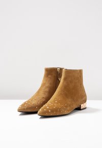 Bruno Premi Botines bajos - yellow