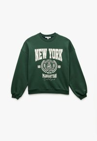 Zielony, bawełniany sweatshirt z okrągłym dekoltem, długimi rękawami i wyraźnym białym napisem: "NOWY JORK," "MANHATTAN," z graficznymi detalami i datami.
